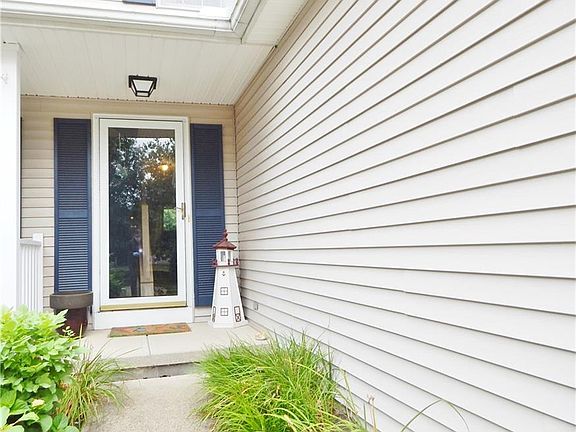 2nd image of 1734 Maxwell Blvd