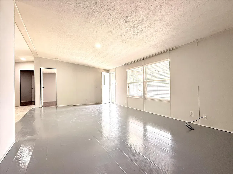 11115 Hayslip Ln — Photo 21