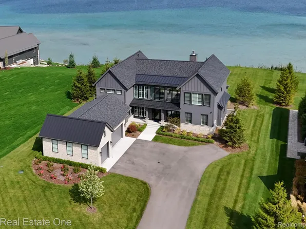 15600 Waters Edge Dr, Traverse City, MI 49686