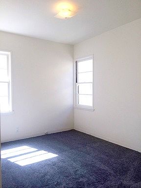 4th image of 595 E Washington Blvd APT D