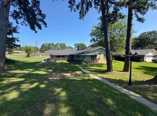 11 Cherrywood Cir, Marshall, TX 75672