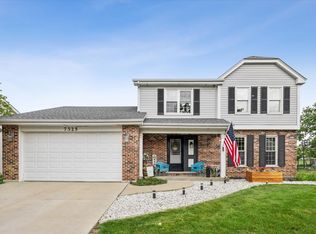 7325 Ticonderoga Rd, Downers Grove, IL 60516