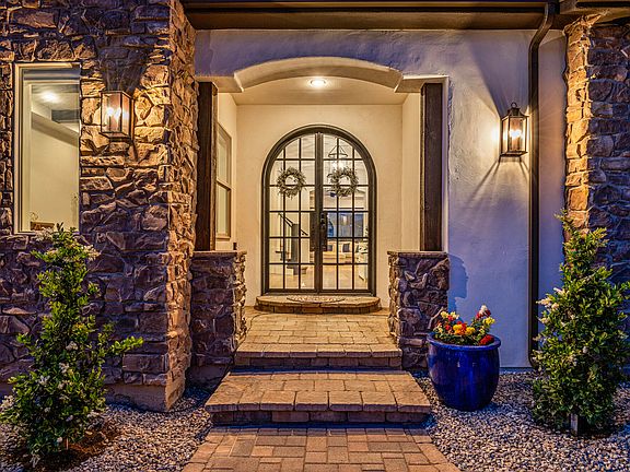 3rd image of 2817 E Amaranth Dr