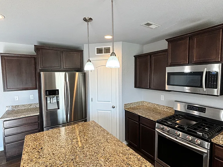 8405 Needle Drop Ct — Photo 2