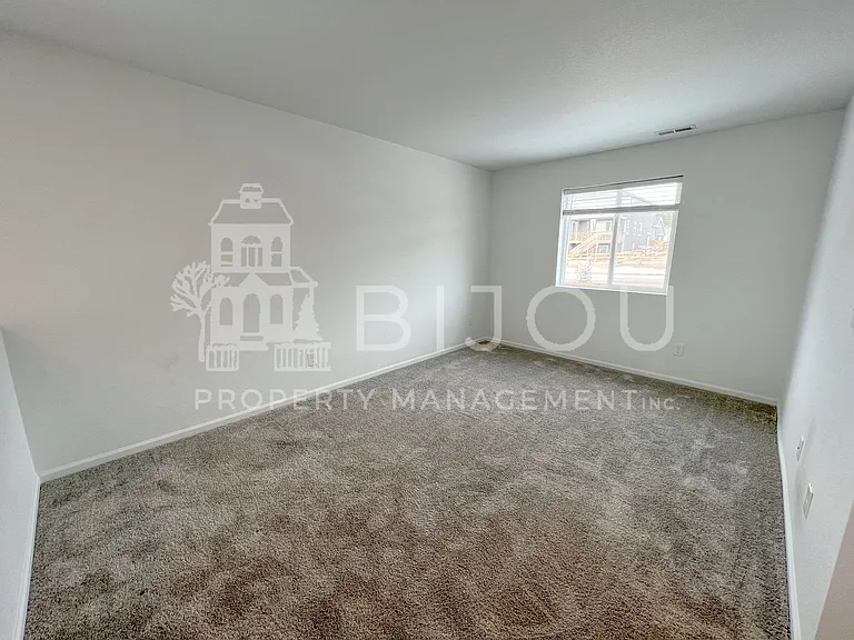 5250 Makalu Dr — Photo 24