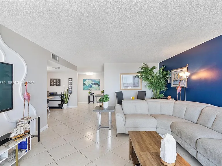 18031 Biscayne Blvd #1401 — Photo 6