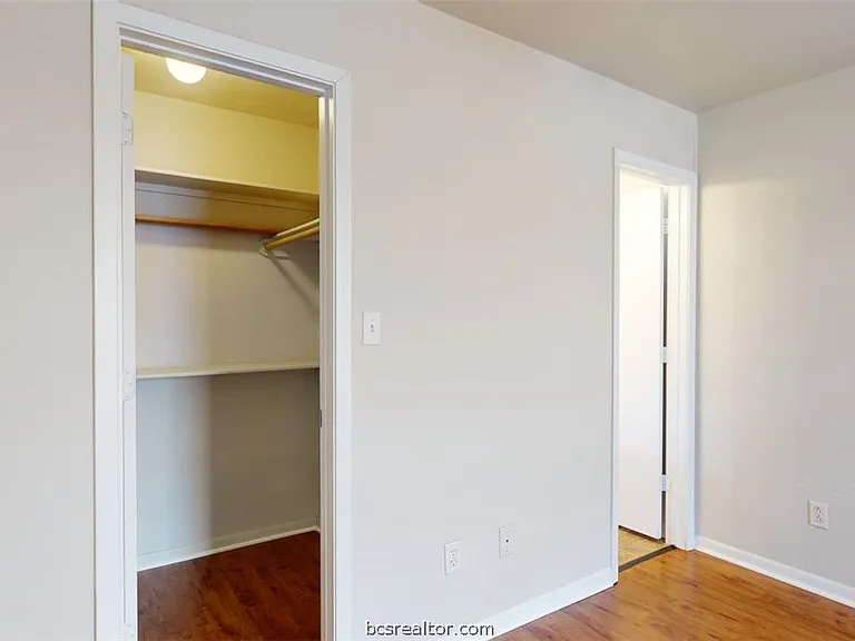 1513 Hollowhill Dr #B — Photo 14