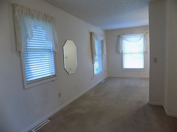 5th image of 2120 Decamp Ave