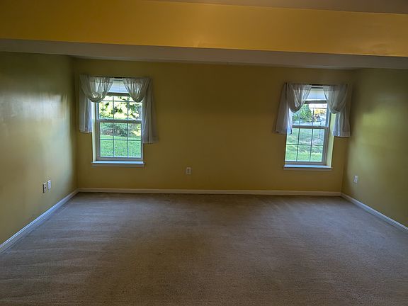 5th image of 2845 Powell Dr #Basement