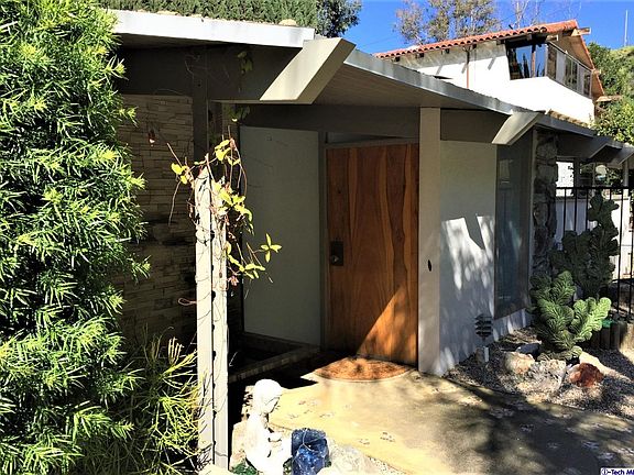 3rd image of 205 Country Club Pl