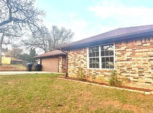 8416 Huckleberry Rd, Edmond, OK 73034