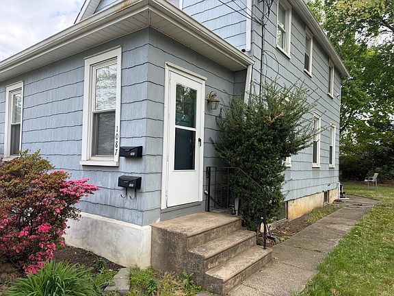 2nd image of 1087 Buttonwood Ave Floor 1