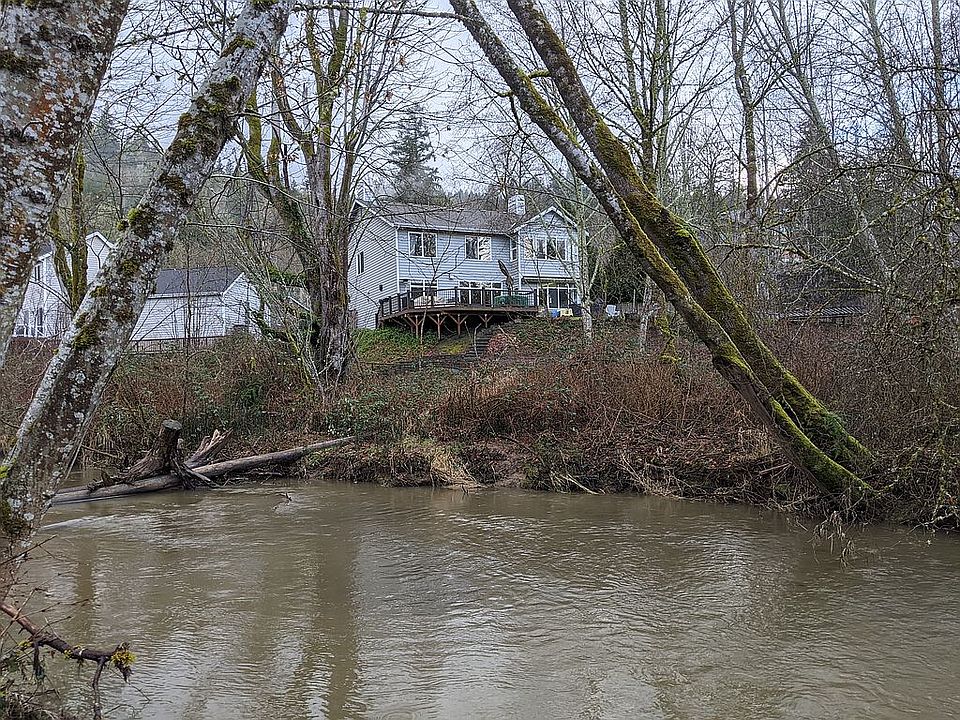 1st image of 1030 1st Pl SE