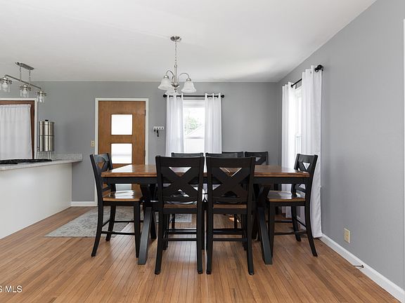 5th image of 40 Riverlea Park