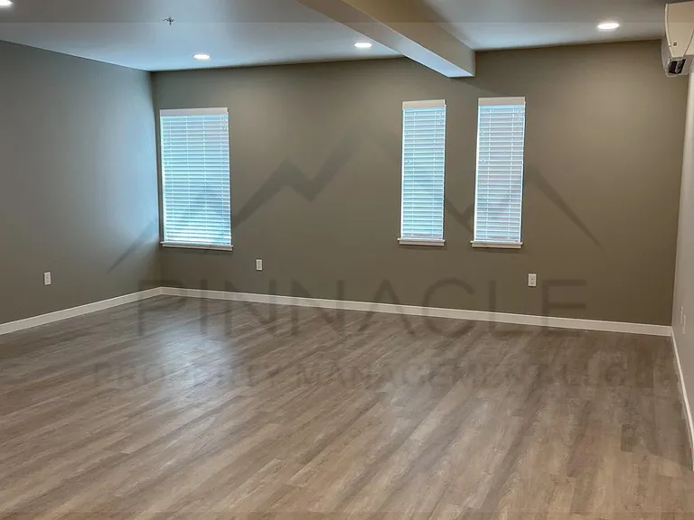1001 W Yakima Ave #5 — Photo 9