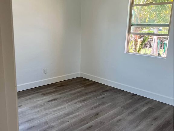 4th image of 4059 Wilson Ave #4059