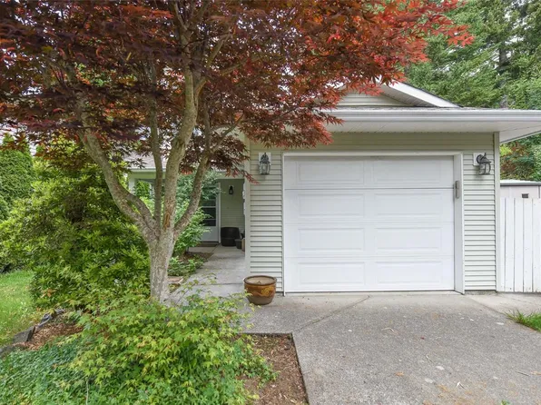 2238 Tamarack Dr, Courtenay, BC V9N 9C1