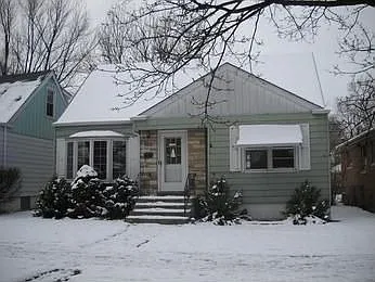 12138 Maple Ave photo 1