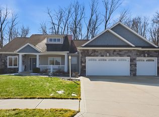 127 N Wildthorne Ct, Columbia City, IN
