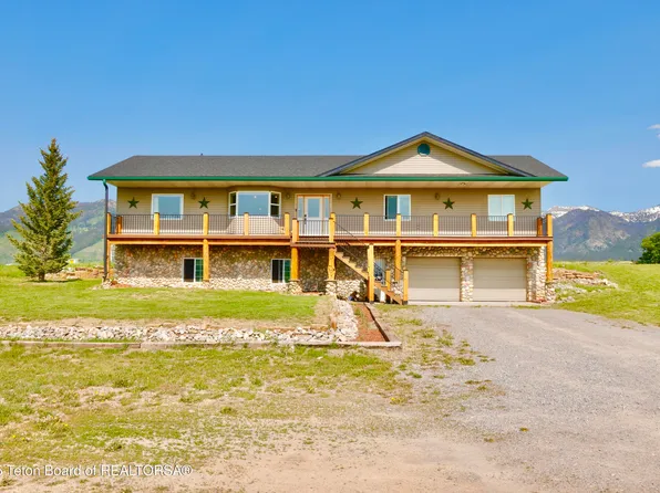 2073 County Road 109, Etna, WY 83118