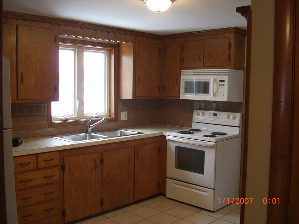 1st image of 21 Whipple Ct #2