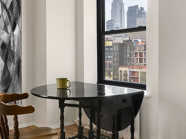 315 W 23rd St APT 10F, New York, NY 10011