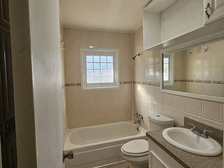 1357 S La Salle Dr — Photo 9