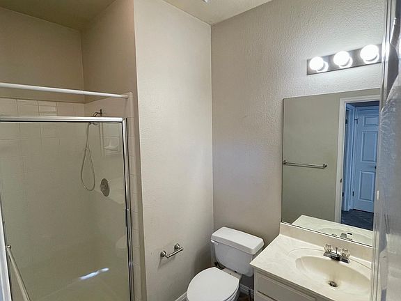 full bath on bottom level for guest