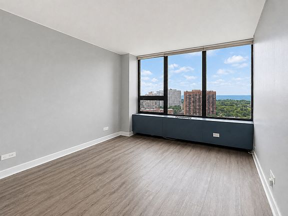 5th image of 3930 N Pine Grove Ave APT 2407