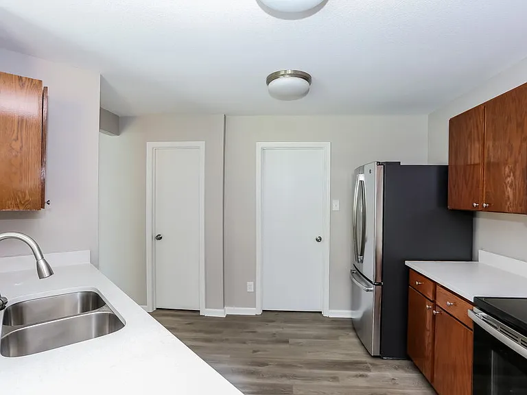 313 Ranlo Ave — Photo 6