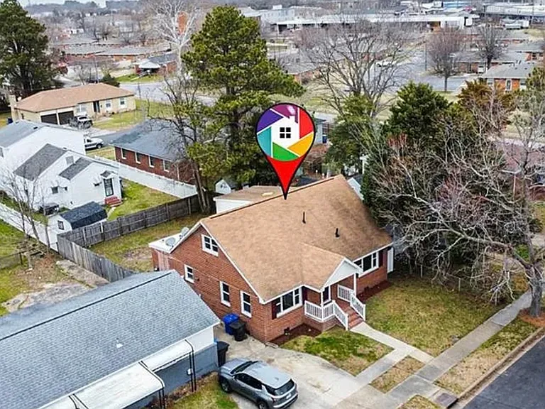 2508 Markham St — Photo 9