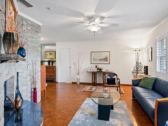 4th image of 80 Lancelot Ct
