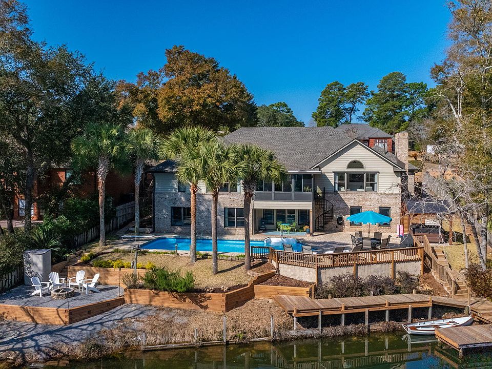 1st image of 1020 Lake Way Dr