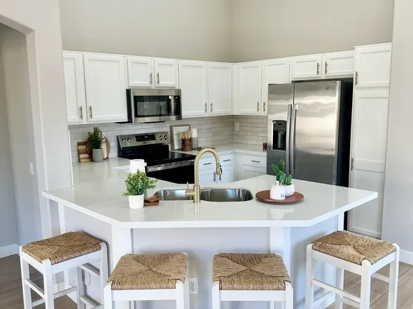 972 S Gardner Drive, Chandler, AZ 85224