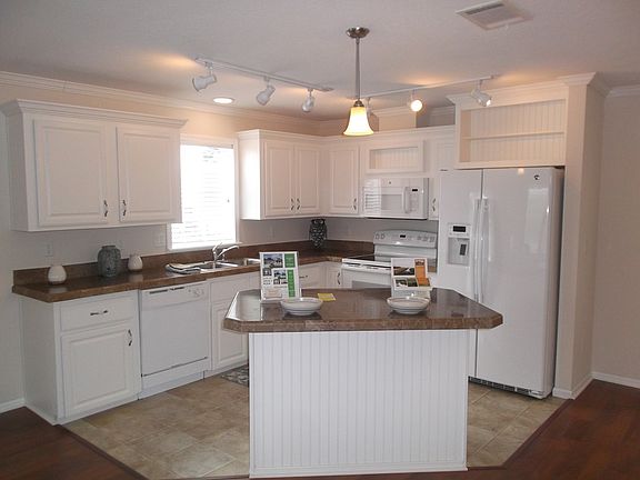 3rd image of 2910 Harte Dr