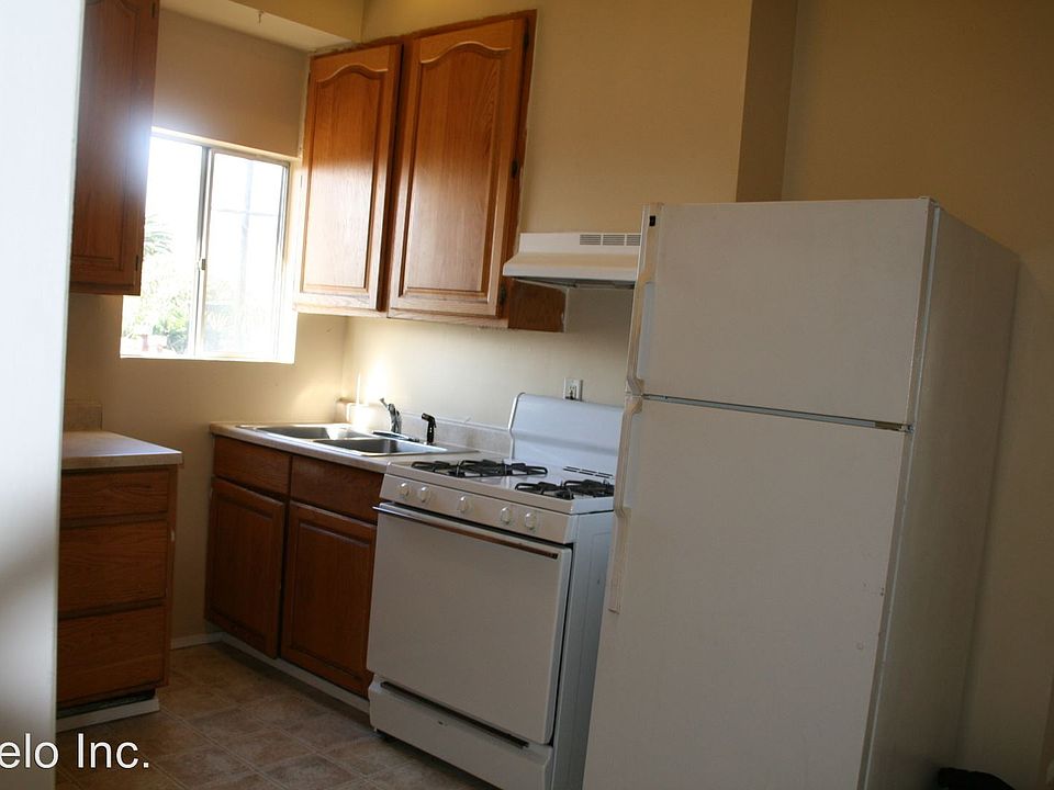 1st image of 306 E 4th St