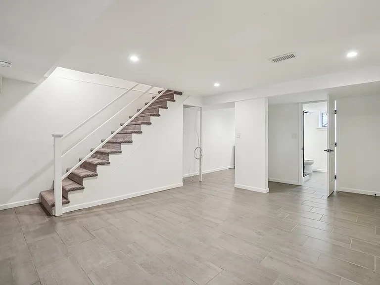 1781 Lyman Pl NE — Photo 8