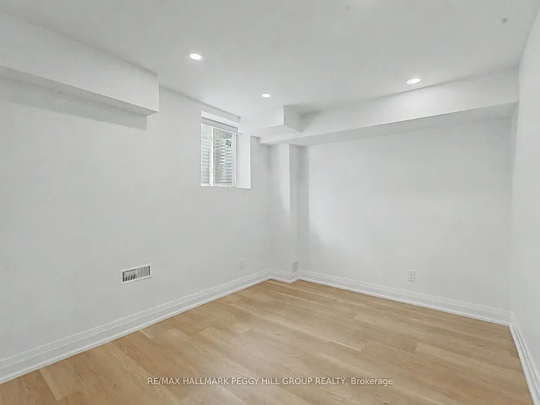 76 Nottingham Rd #LOWER — Photo 7