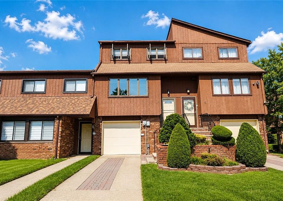 1st image of 7 Pamela Ln #7