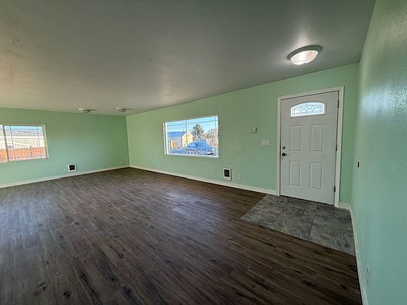 2nd image of 4208 Stratford Rd NE