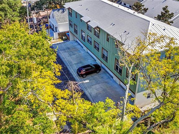 3rd image of 307 8th Ave N