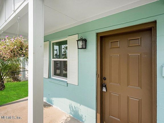 3rd image of 216 9TH Street S
