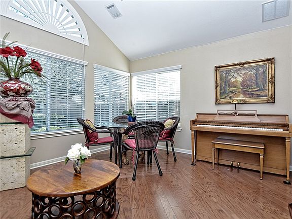 4th image of 30 Wildwood Dr APT 92