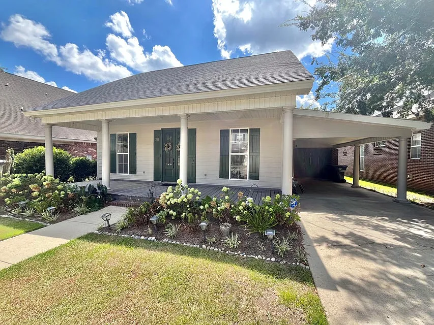 3 bed, 2.5 bath, 1929 sqft, $2,400 — Photo 1