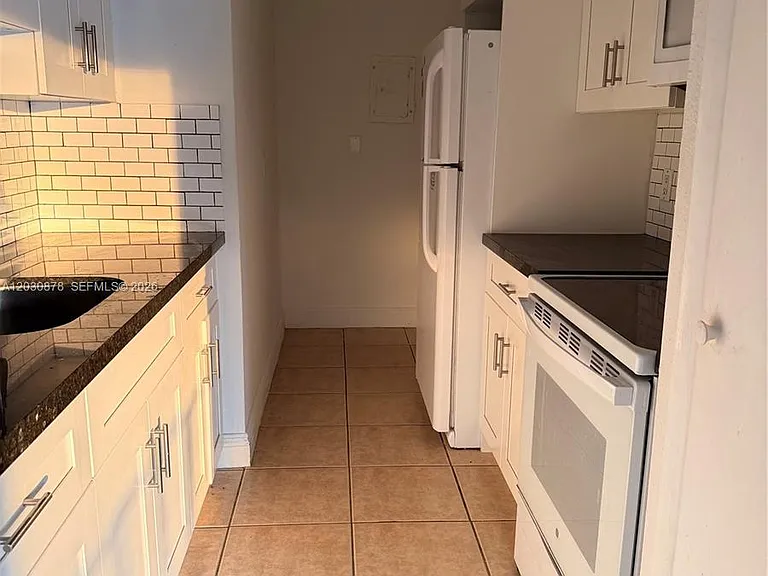 7250 SW 94th Pl #B8 — Photo 14