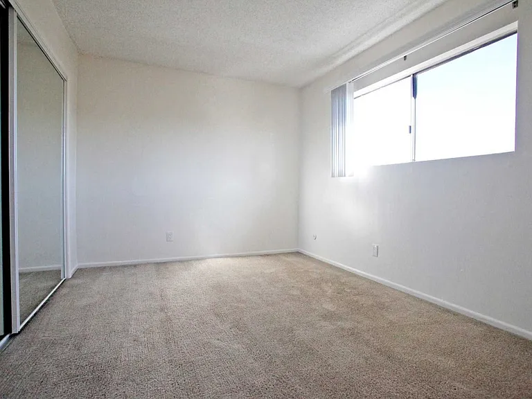 Sycamore Apartments — Photo 10