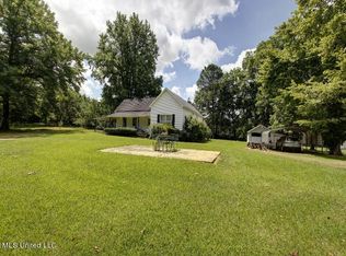 6148 Mount Olivet Rd, Batesville, MS 38606