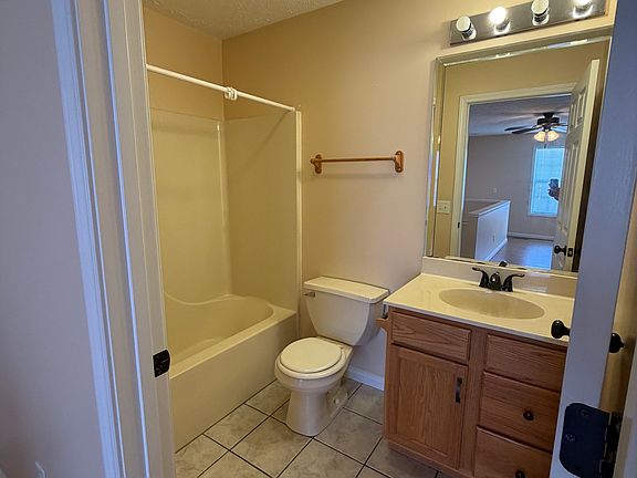 2nd image of 1619 Olive St #B