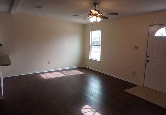 5th image of 101 E Michalk St #1