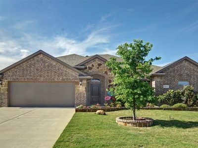 661 Creek Point Dr, Saginaw, TX, 76179
